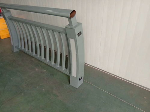 灯光护栏 山东刚泽金属制品公司 图