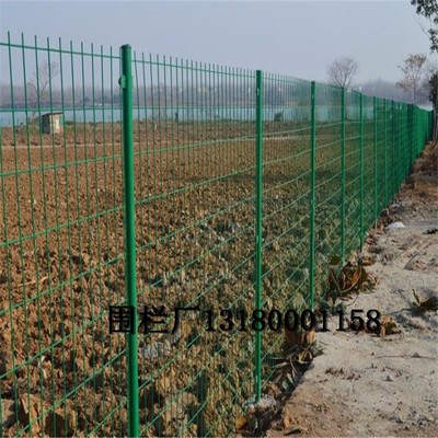 供应环隆高品质框架护栏网与公路护栏网，提供定制及批发服务